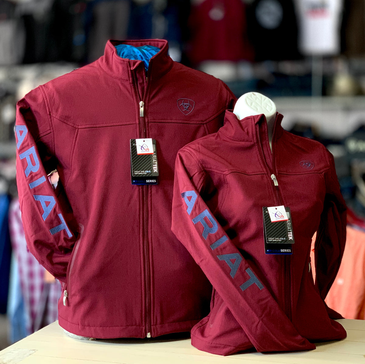 Ariat burgundy deals softshell jacket