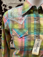 Load image into Gallery viewer, Wrangler Women&#39;s Snap Button-Up Western Shirt (final sale)