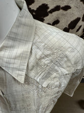 Load image into Gallery viewer, Wrangler ladies snap button up cream shirt- final sale