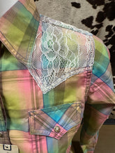 Load image into Gallery viewer, Wrangler Women&#39;s Snap Button-Up Western Shirt (final sale)
