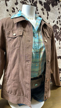 Load image into Gallery viewer, Wrangler ladies trucker Jacket - Embelished Brown