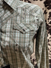 Load image into Gallery viewer, Rock 47 by wrangler ladies snap snap shirt - green (final sale)