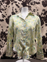 Load image into Gallery viewer, Wrangler 20x ladies snap shirt - floral print (FINAL SALE)