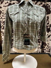 Load image into Gallery viewer, Rock 47 by wrangler ladies snap snap shirt - green (final sale)