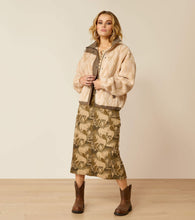 Load image into Gallery viewer, Ariat ladies Sherpa Blocled Jacket - tonal sand print (10052440)