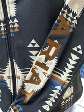 Load image into Gallery viewer, Ariat Logo Softshell Print Jacket - Thornstone Print