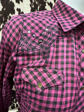Load image into Gallery viewer, Wrangler Rock 47 women’s button up - pink (FINAL SALE)