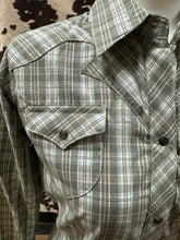 Load image into Gallery viewer, Rock 47 by wrangler ladies snap snap shirt - green (final sale)