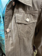 Load image into Gallery viewer, Wrangler ladies trucker Jacket - Embelished Brown