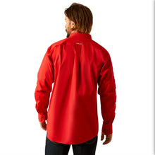 Load image into Gallery viewer, Ariat men’s team logo twin shirt - Red/khaki 10055236