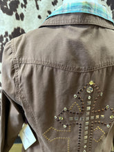 Load image into Gallery viewer, Wrangler ladies trucker Jacket - Embelished Brown