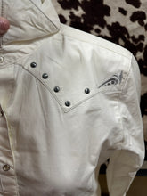 Load image into Gallery viewer, Wrangler ladies western shirt - white (stained, final sale)