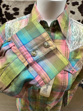 Load image into Gallery viewer, Wrangler Women&#39;s Snap Button-Up Western Shirt (final sale)