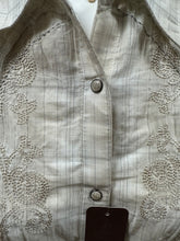 Load image into Gallery viewer, Wrangler ladies snap button up cream shirt- final sale