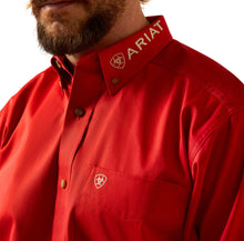 Load image into Gallery viewer, Ariat men’s team logo twin shirt - Red/khaki 10055236
