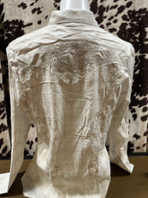 Load image into Gallery viewer, Wrangler ladies snap button up cream shirt- final sale