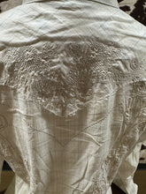 Load image into Gallery viewer, Wrangler ladies snap button up cream shirt- final sale