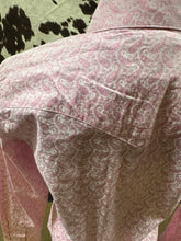 Load image into Gallery viewer, Wrangler ladies tough enough to wear pink western shirt - paisley pink (discoloration-final sale)