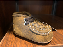 Load image into Gallery viewer, Infant Moccasins - Brown/tan