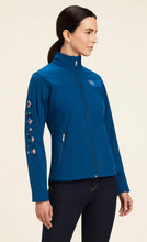Load image into Gallery viewer, Ariat Women&#39;s New Team Softshell Jacket - HYDRA/NIGHT SKY BLANKET