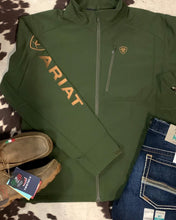 Load image into Gallery viewer, Ariat men’s logo 2.0 softshell jacket - green Brine Olive