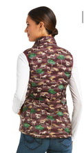 Load image into Gallery viewer, Ariat women Ideal 3.0 down vest - pasture print
