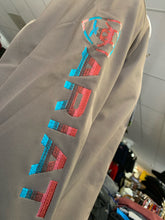 Load image into Gallery viewer, Ariat men’s logo 2.0 softshell jacket - banyan bark / serape