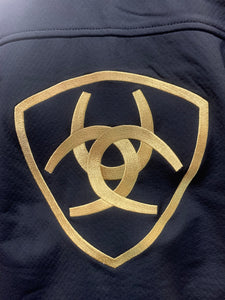 Ariat Men Softshell Jacket -  Black / Gold logo ( Dorado)